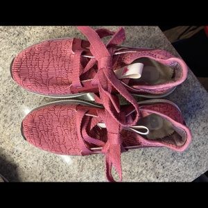 Women’s size 7 adidas